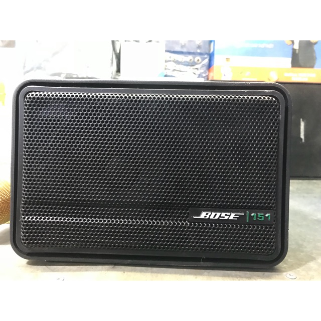 Loa Bose 151 có thiết kế đơn giản, tinh tế